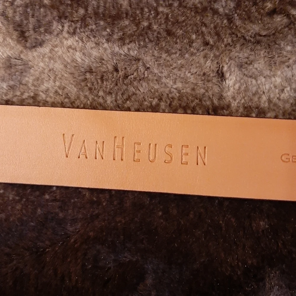 Van Heusen Leather Belt Men's 34 Black Silver Minimalist Contemporary Office